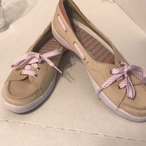 Keds Woman’s boat deck shoe size